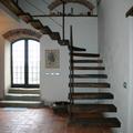 Scala con scalini portanti da travi di quercia del 1600